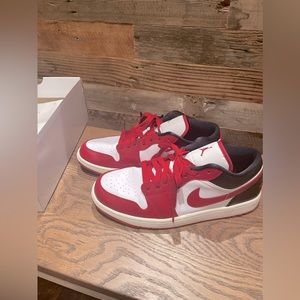 Women’s Nike Jordans Low 1 Red White Worn Once